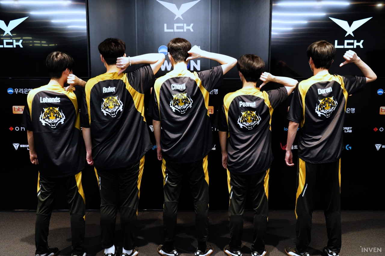 关于BLG血洗WBG，Lehends团战一打五宿敌对决全球总决赛，技惊四座的信息